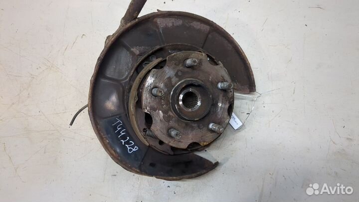 Ступица (кулак, цапфа) правая задняя Toyota RAV 4