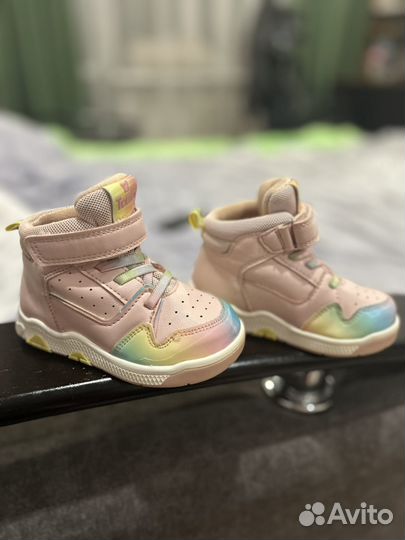 Кроссовки для девочки