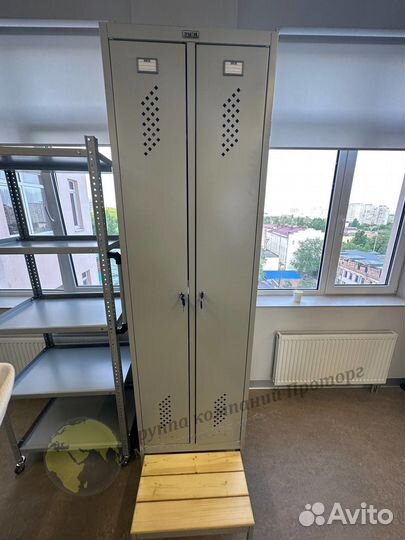 Шкаф металлический для одежды