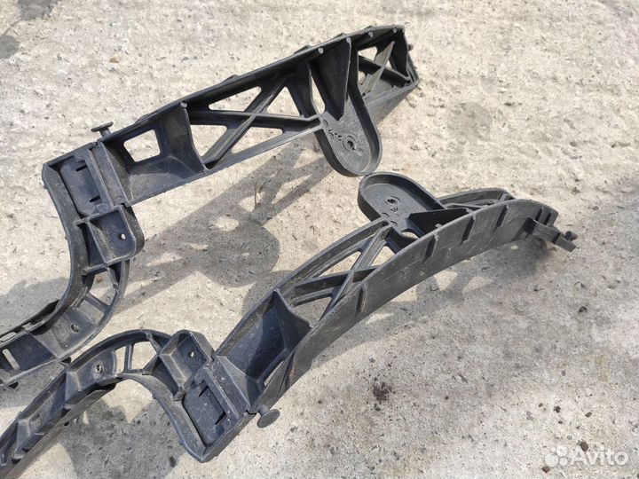 Направляющая заднего бампера на Opel Signum