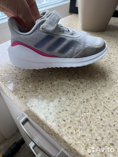 Кроссовки 26