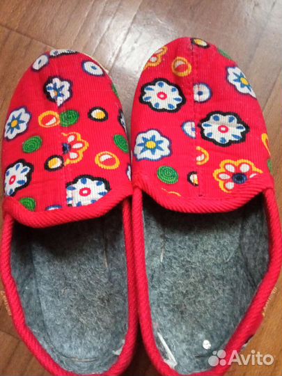 Тапочки 18.5 и чешки 16.5