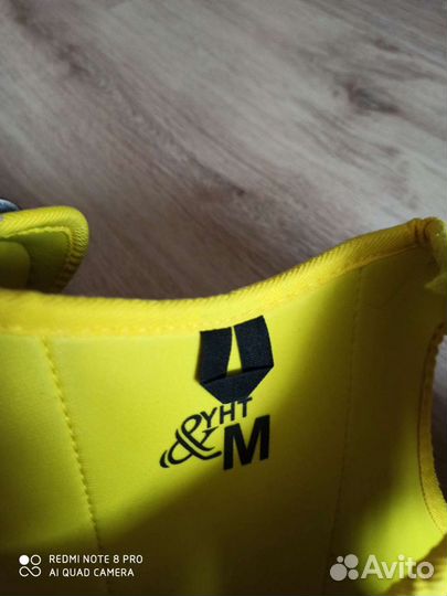 Нагрудник хоккейный