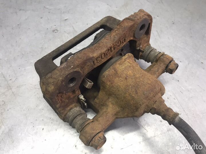 Суппорт задний правый Kia Magentis 2002 г.в