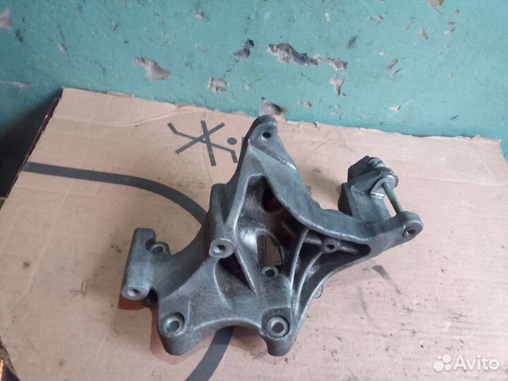 Кронштейн генерального 1.6 Chery Fora