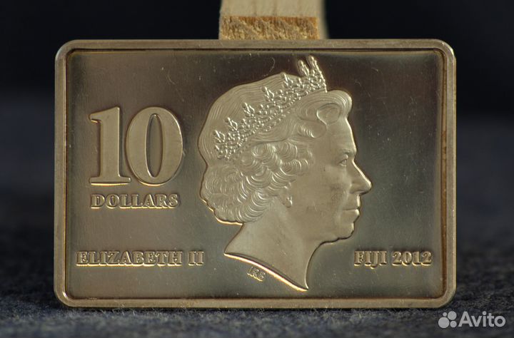 Монета 10 долларов 2012 Ночной Париж Фиджи