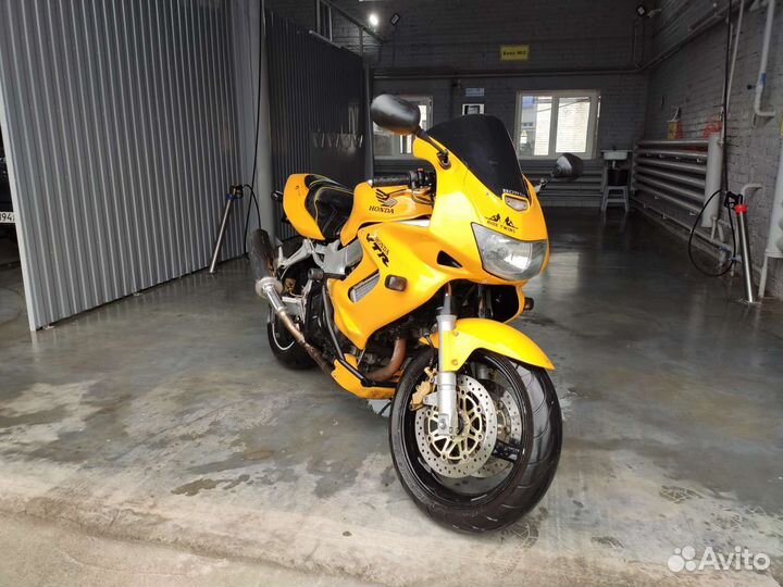 Honda VTR1000F