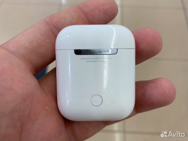 Продам Apple AirPods 1