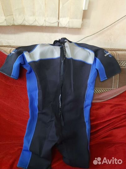 Гидрокостюм