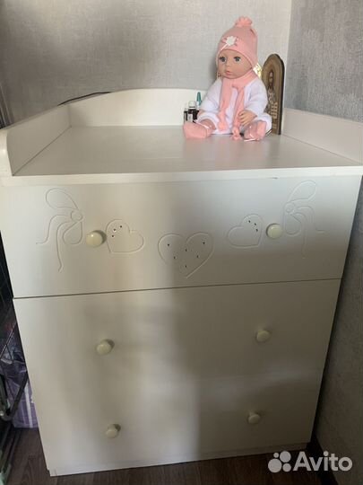 Детская кроватка с маятником и пеленальным комодом