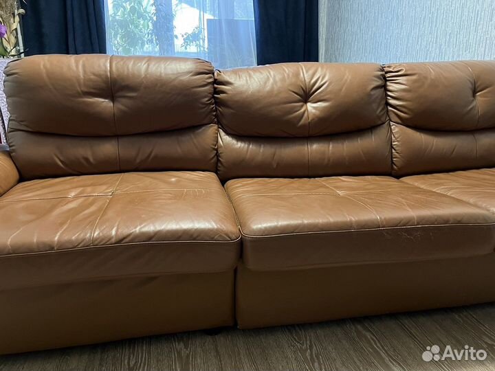 Кожаный диван бу