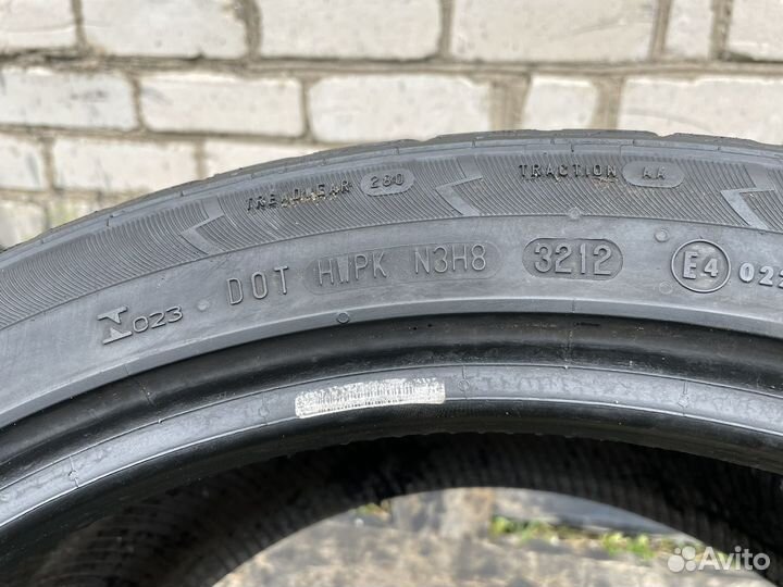 Continental ContiCrossContact UHP 295/35 R21