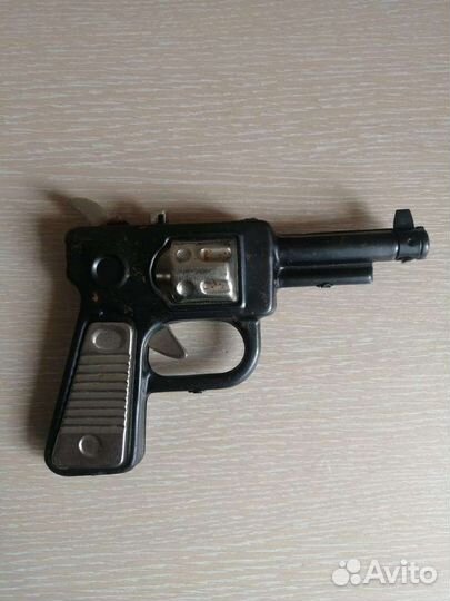 Игрушка пистолет СССР