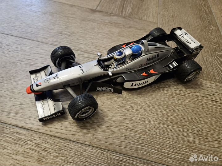 Mclaren Mercedes MP4-98T 1 18