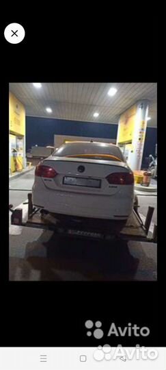 Volkswagen Jetta 6 крышка багажника оригинал