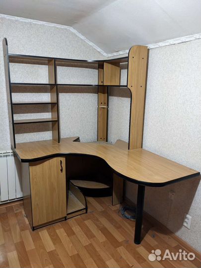 Компьютерный стол