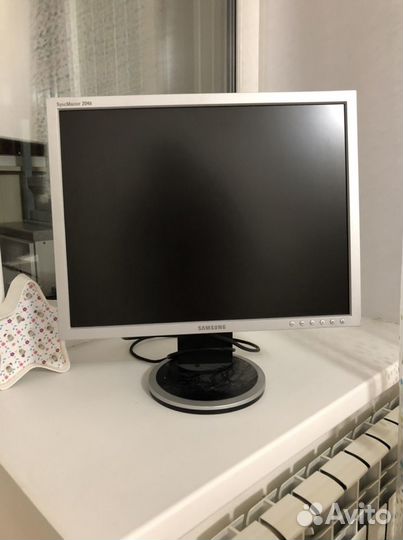 Монитор Samsung SyncMaster 204 B