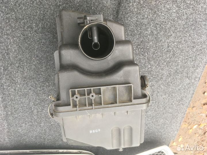 Корпус воздушного фильтра Mazda CX-7