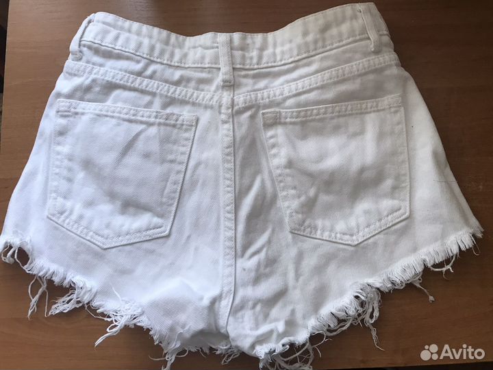 Шорты белые