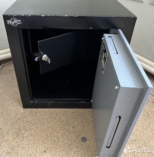 Сейф Рипост BMI 1001