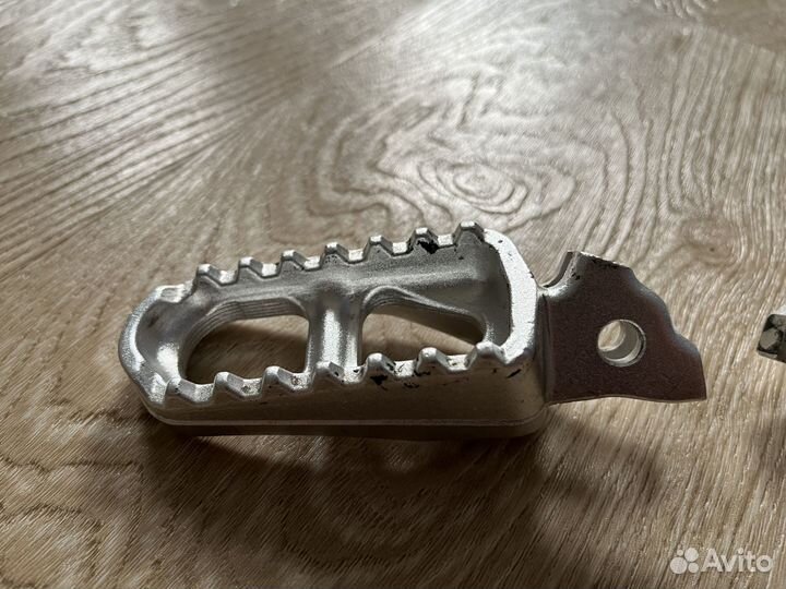 Подножки левая и правая SUR-RON Light bee