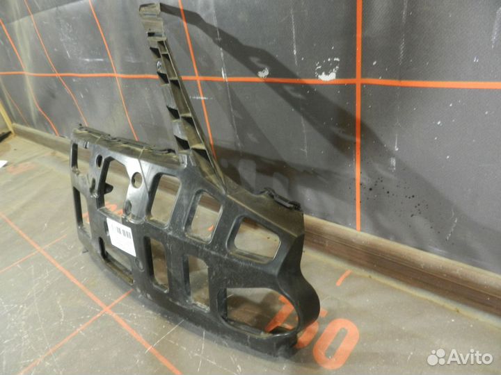 Кронштейн бампера передний - Skoda Octavia A7