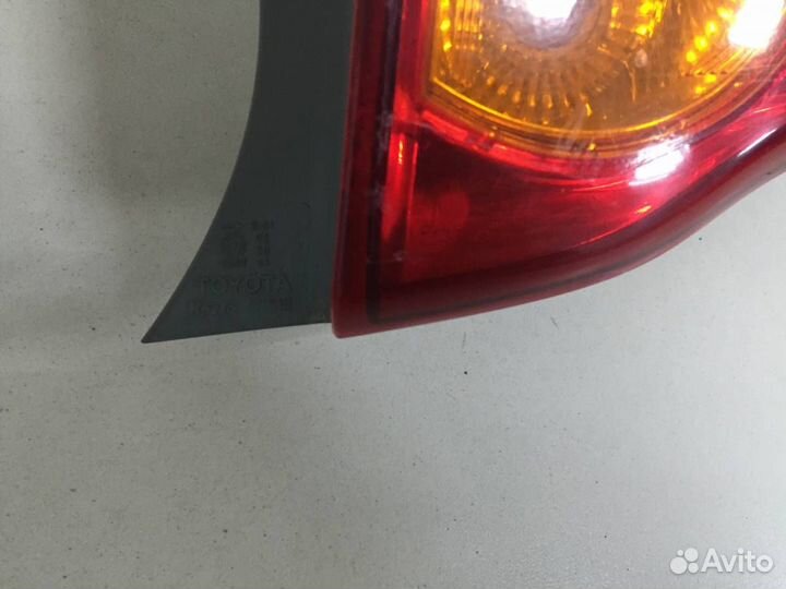 Фонарь задний наружный правый Toyota Corolla E150