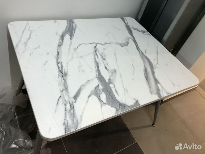 Стол кухонный б/у