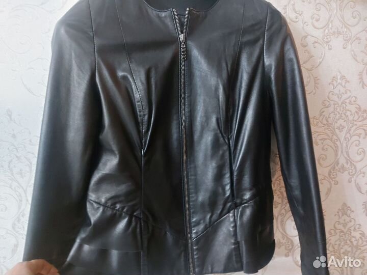 Кожаная куртка с баской