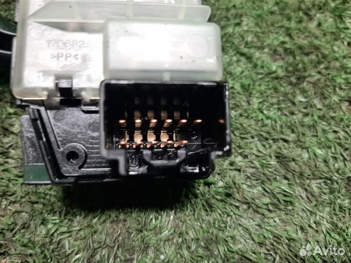 Подрулевой переключатель стеклоочистителя Mazda 3