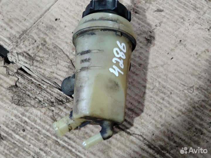 Бачок гидроусилителя Ford Focus 1 седан 1.8 eudk