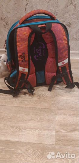 Рюкзак школьный
