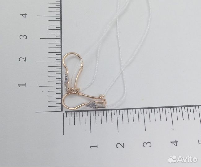 Золотые серьги с камнем