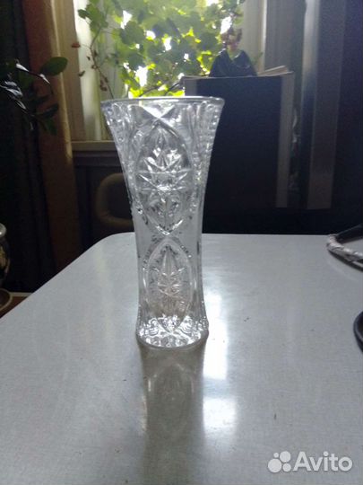 Ваза для цветов хрустальная