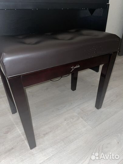 Банкетка для пианино регулируемая