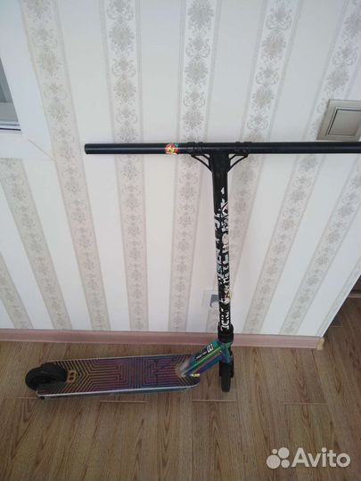 Трюковой самокат Triad Racketeer