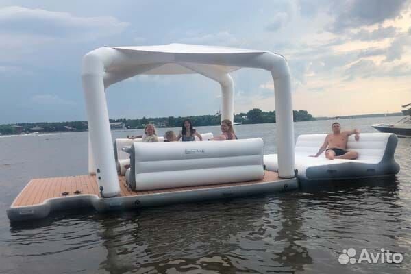 Надувной плот для отдыха на воде