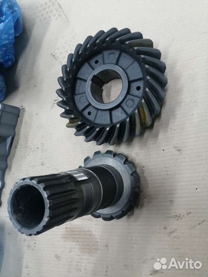 Шестерни конические редуктора среднего моста