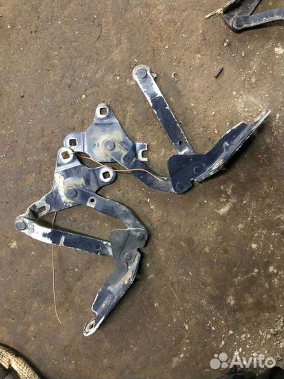 Петли багажника, капота рено софрано 1