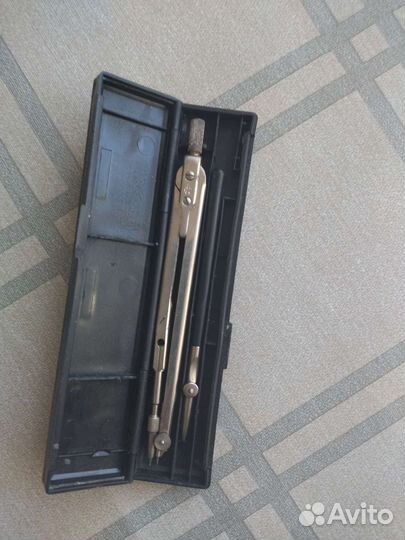 Ручки, 2 готовальни, карандаши СССР