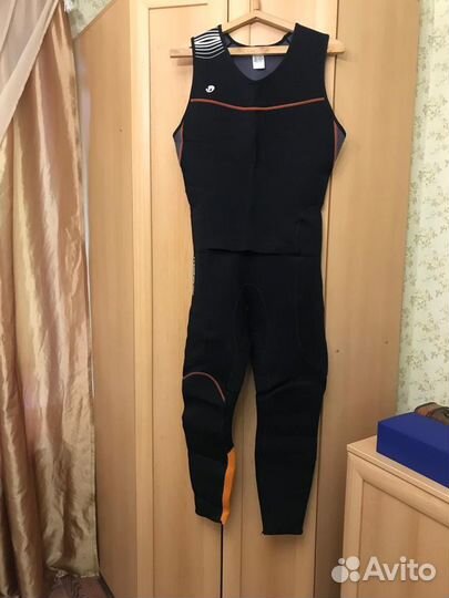 Гидрокостюм