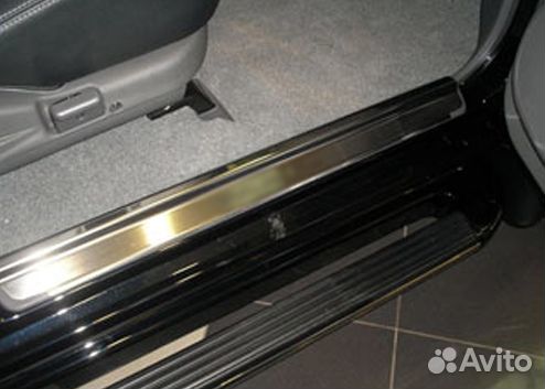 Накладки на пороги Mitsubishi Pajero Sport I