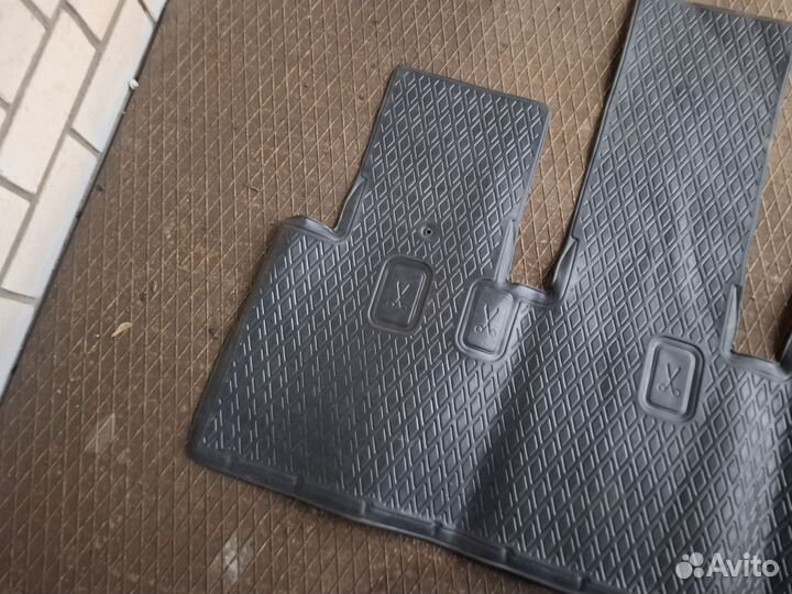 Коврик третьего ряда Kia Carnival 4