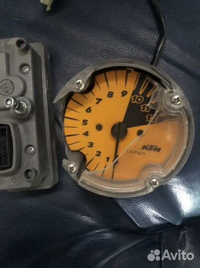 Ktm adventure 950 приборка с тахометром