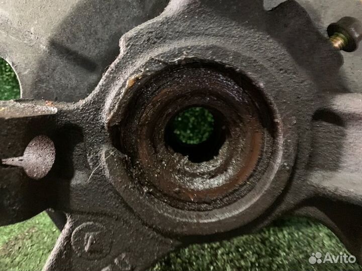 Ступица передняя левая Mazda Mpv LW3W