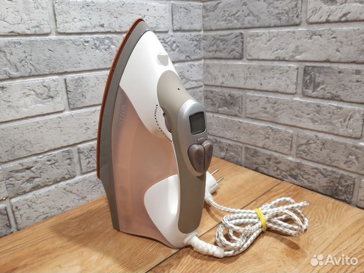 Утюг Vitesse vs-661