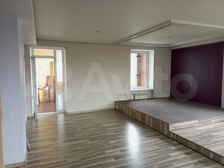 3-к. квартира, 113 м², 8/10 эт.