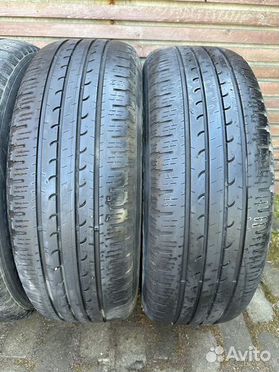 Goodyear EfficientGrip SUV 4x4 225/65 R17