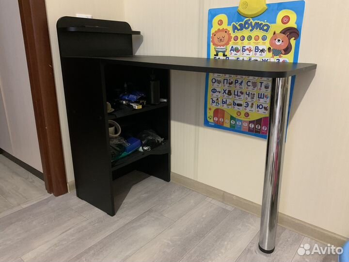 Маникюрный стол складной