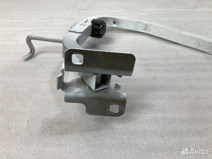 Петля крышки багажника задняя левая Renault Logan